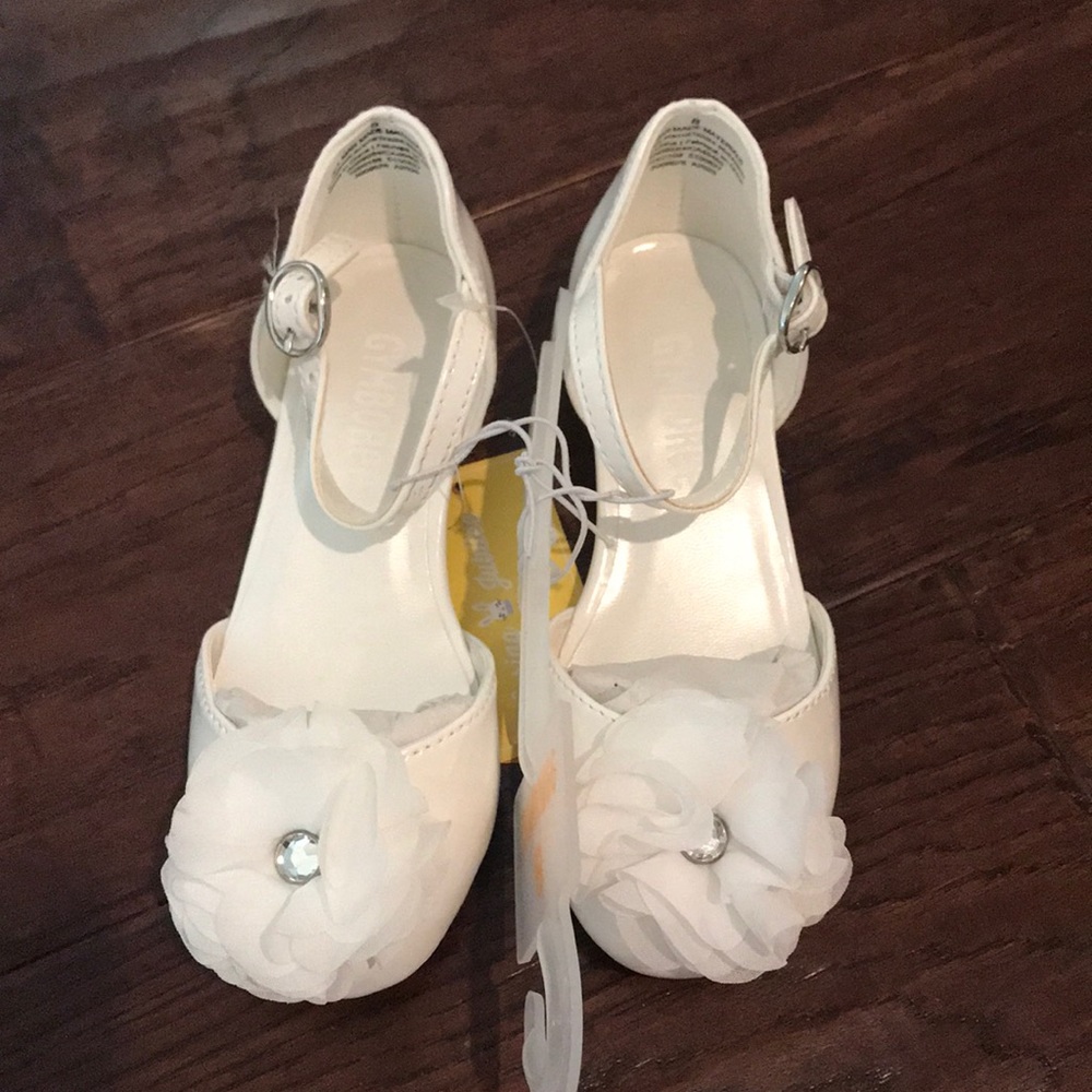 Gymboree white dress shoes! Size 8!